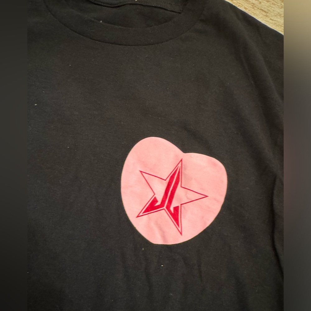 Jeffery Star Valentine Heart Candy 💌 T-Shirt - Great Condition - Size Medium - Picture 4 of 5